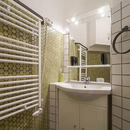 Appartement Saint Germain- Joli Pied A Terre Ideal De 2 Pieces *