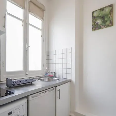 Appartement Saint Germain- Joli Pied A Terre Ideal De 2 Pieces *